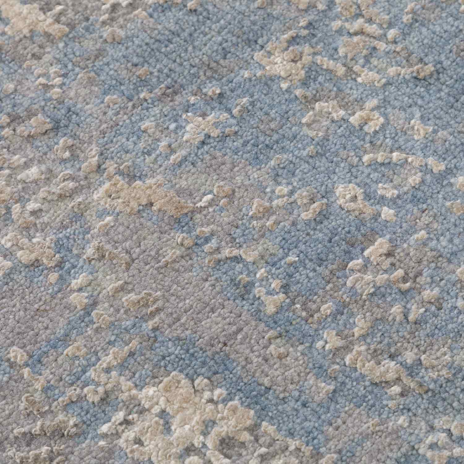 Cloudy Hand Knotted Woollen And Silk Rug view 3