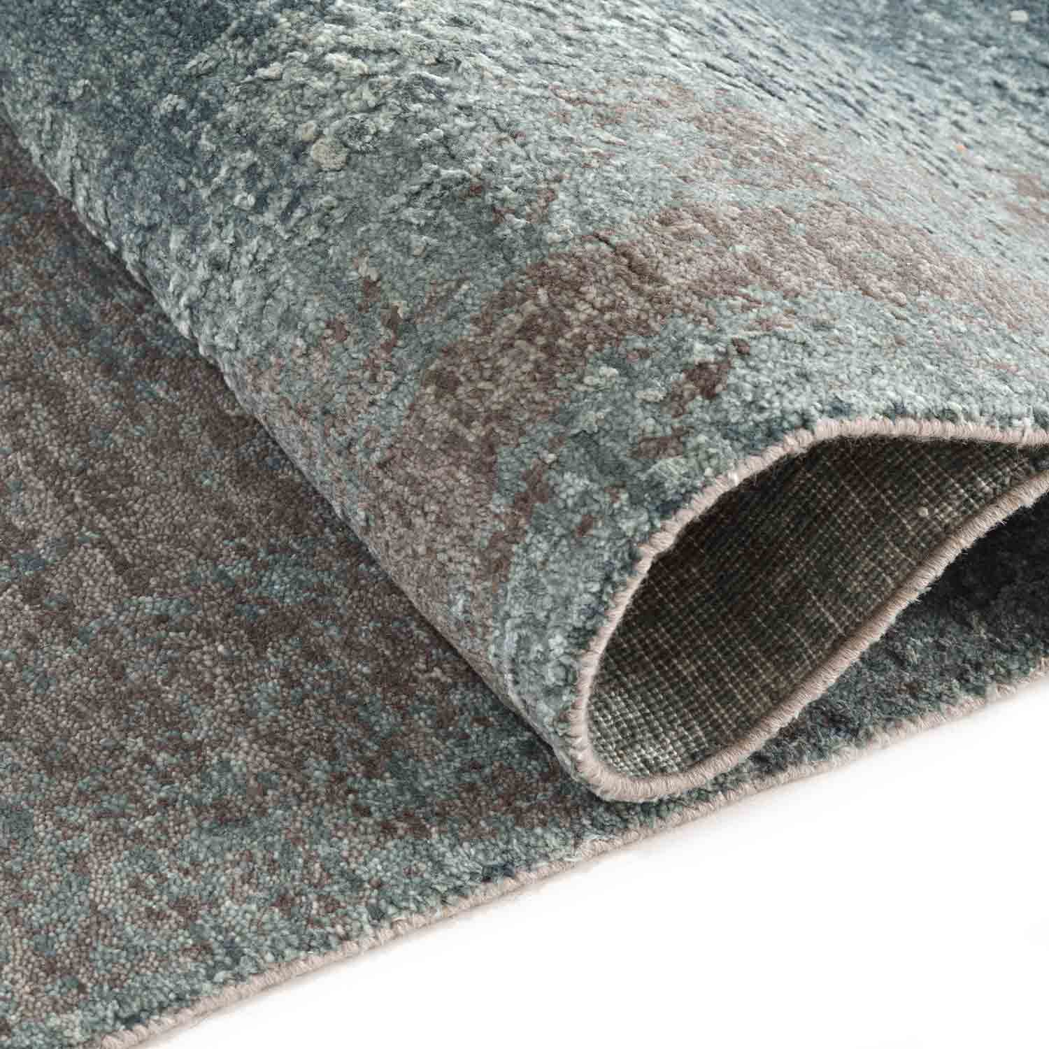 Ashen Hand Knotted Woollen And Silk Rug view 4