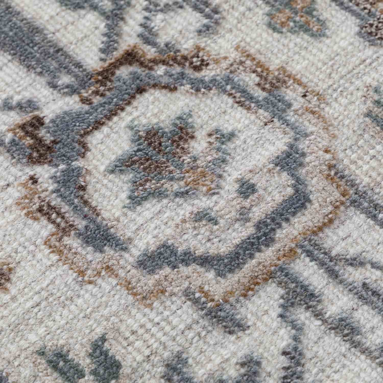Arvi Hand Knotted Woollen Rug view 3