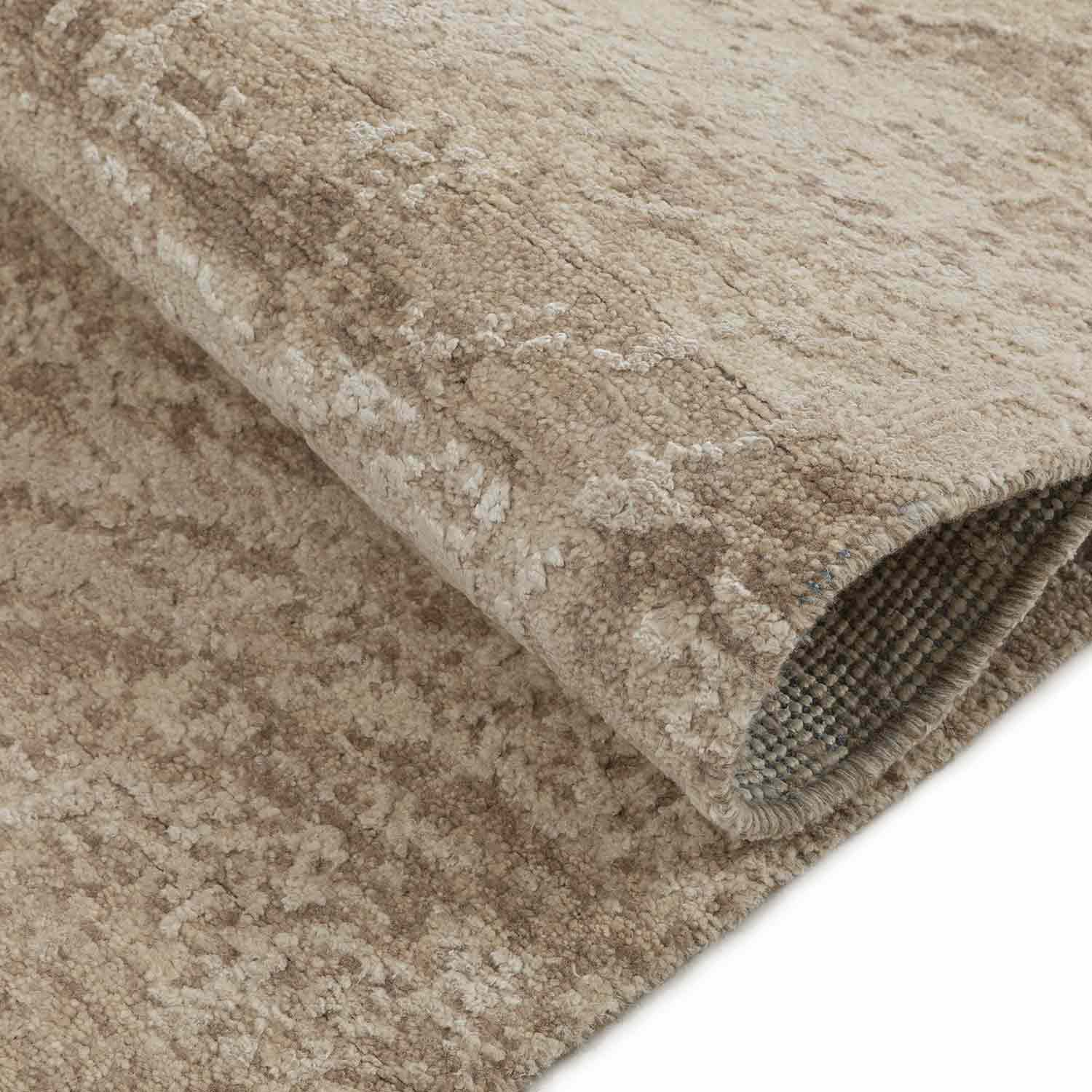 Aeris Hand Knotted Woollen And Bamboo Silk Rug view 3