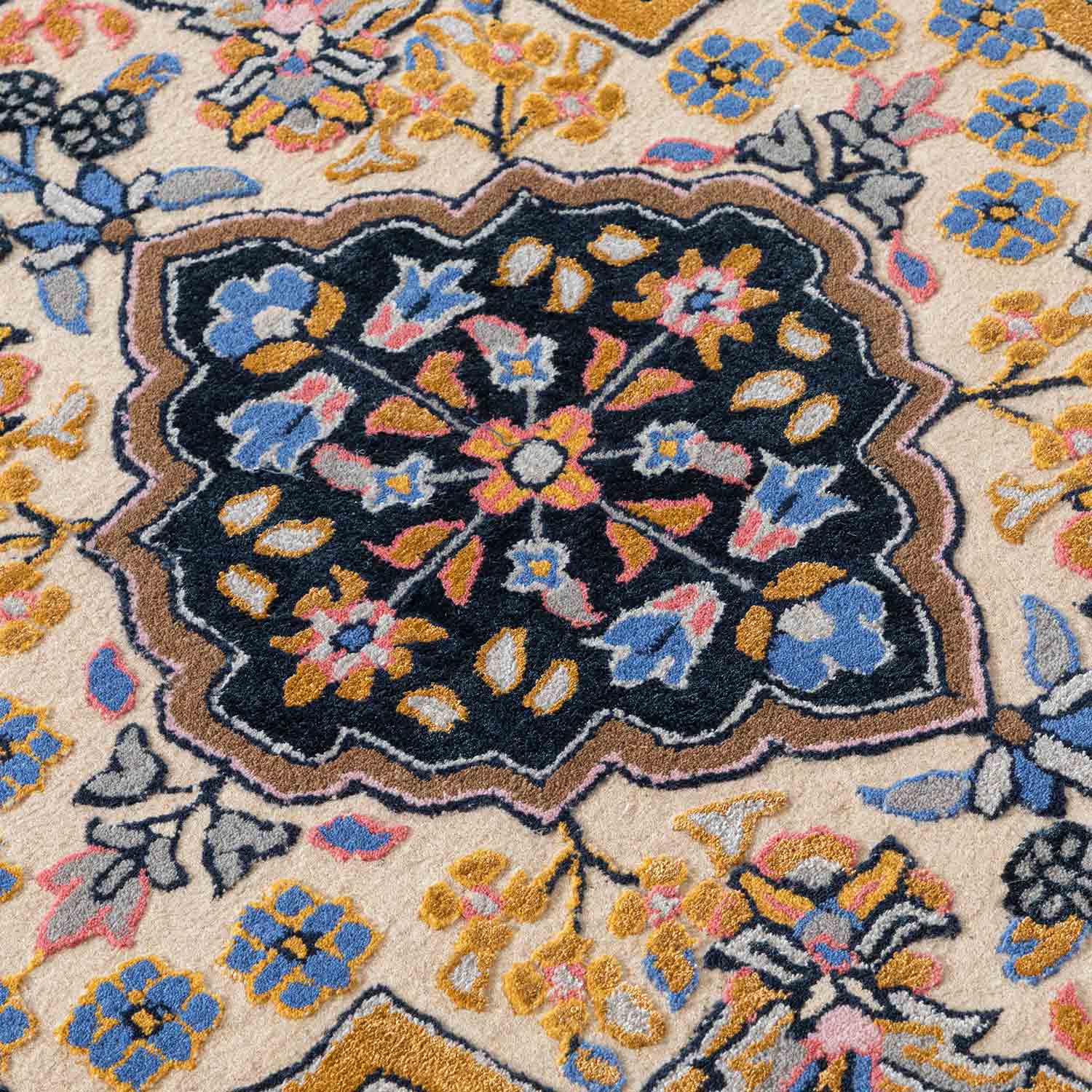 Alanaa Hand Tufted Woollen And Viscose Rug view 7