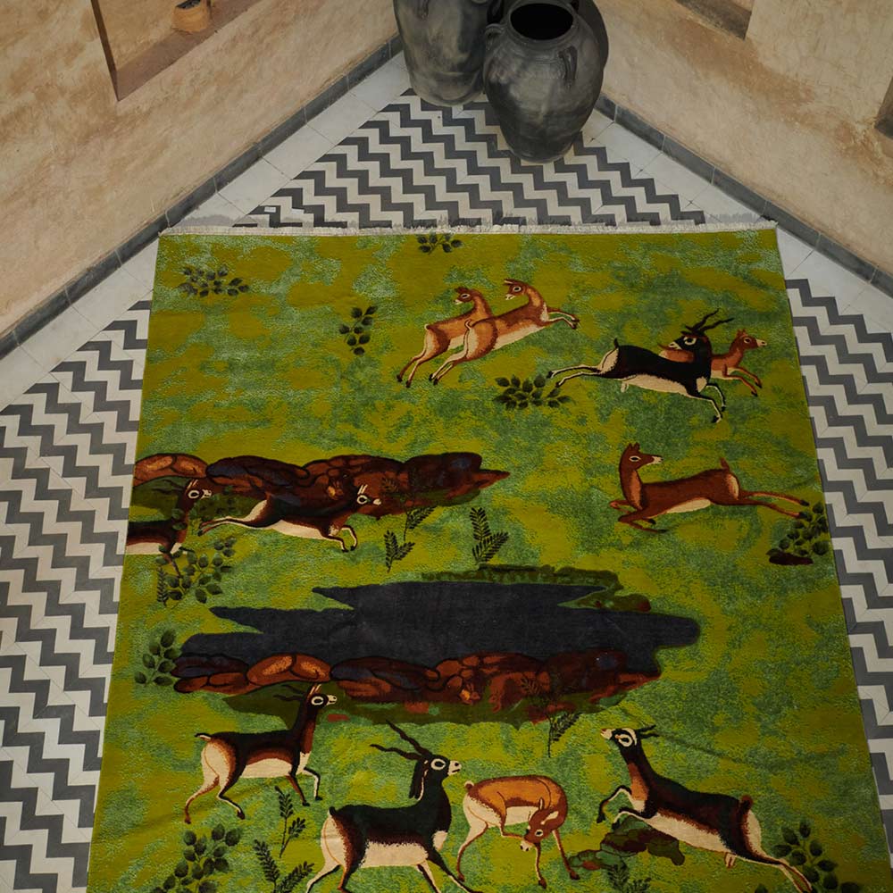 Deamflum Hand Knotted Woollen and Silk Rug - Wool & Silk Blend - Hand Knotted - Ajaypee Carpets (Thumbnail 4)
