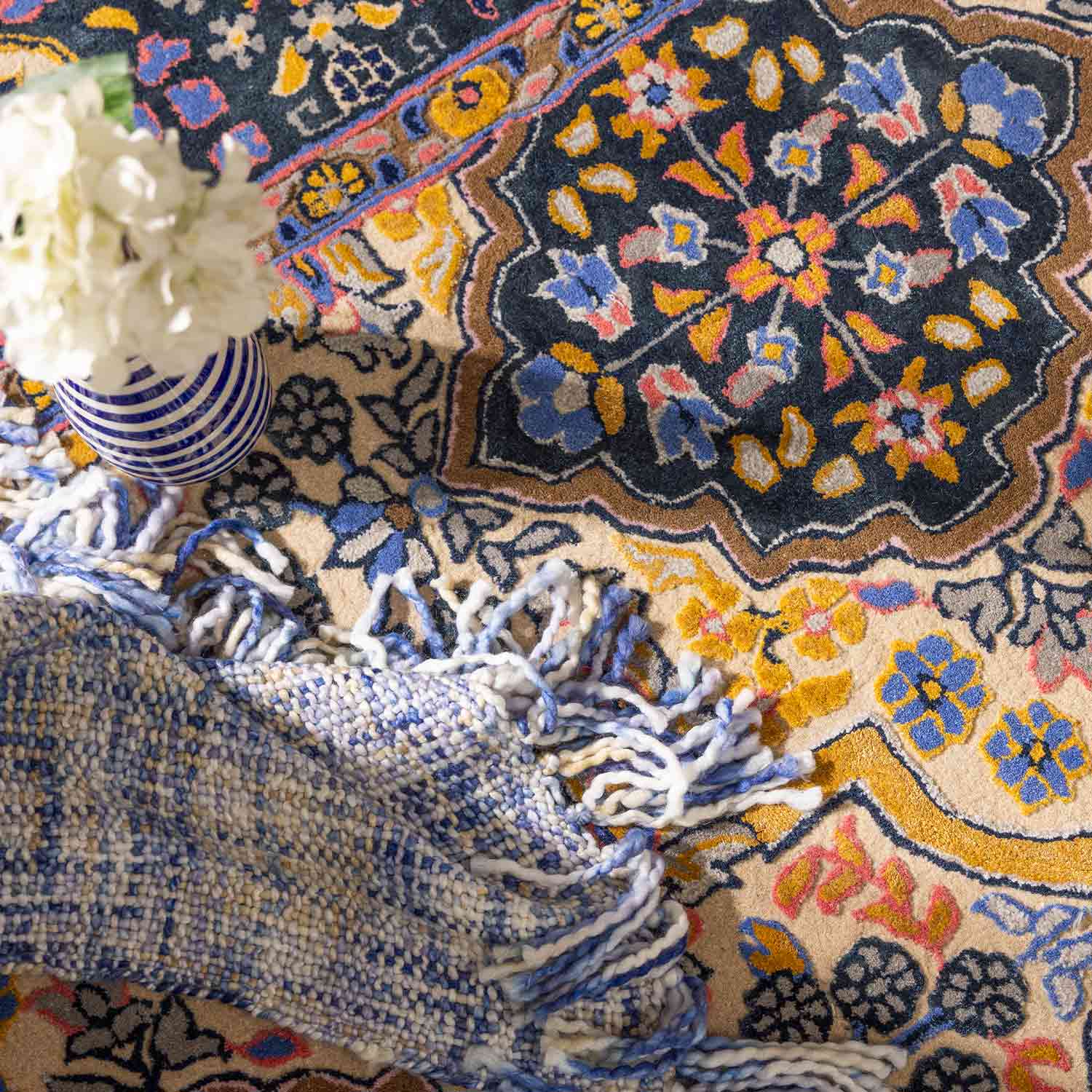 Alanaa Hand Tufted Woollen And Viscose Rug - Wool & Viscose Blend - Hand Tufted - Ajaypee Carpets (Thumbnail 5)
