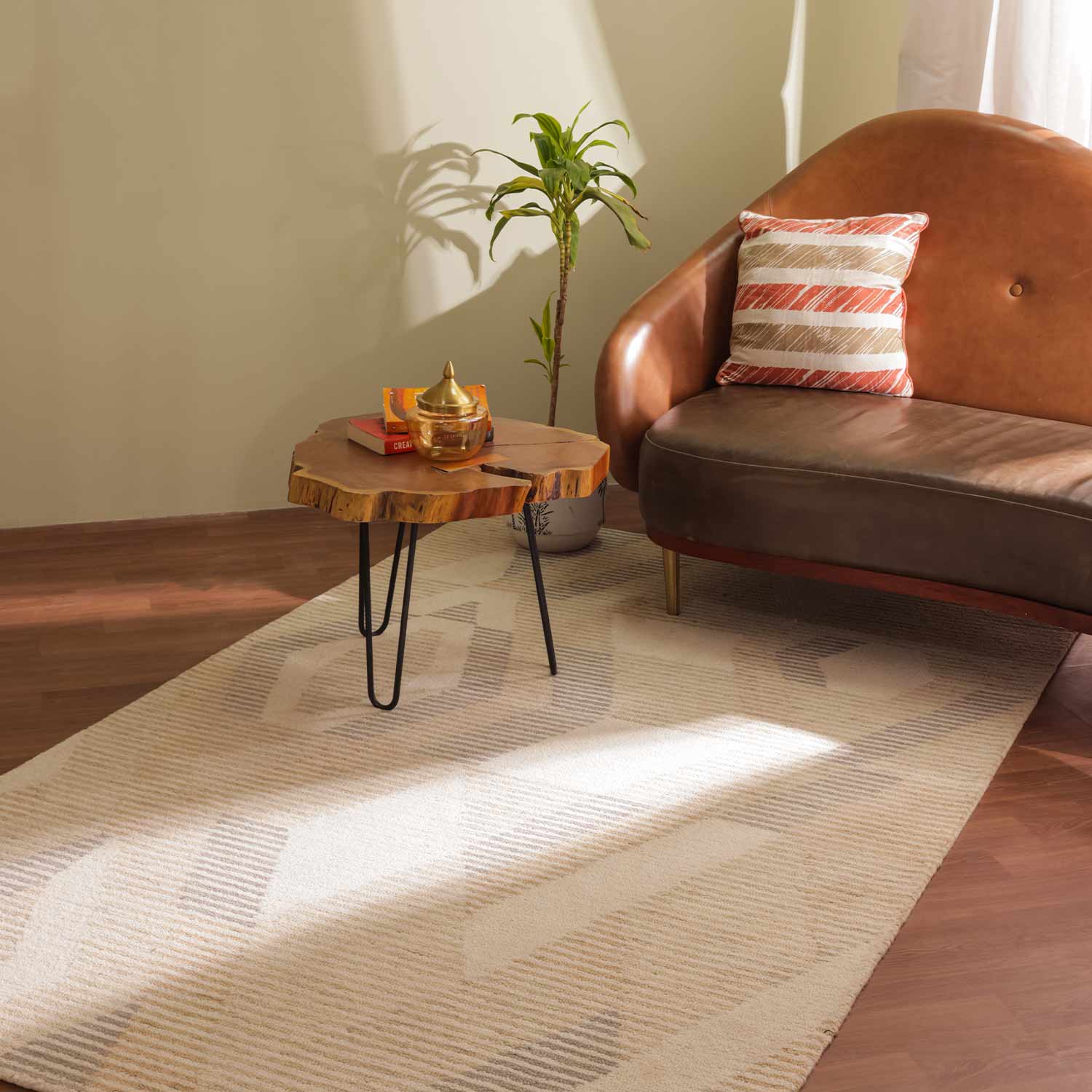 Bestowed Hand Tufted Woollen  Rug - New Zealand Wool - Hand Tufted - Ajaypee Carpets