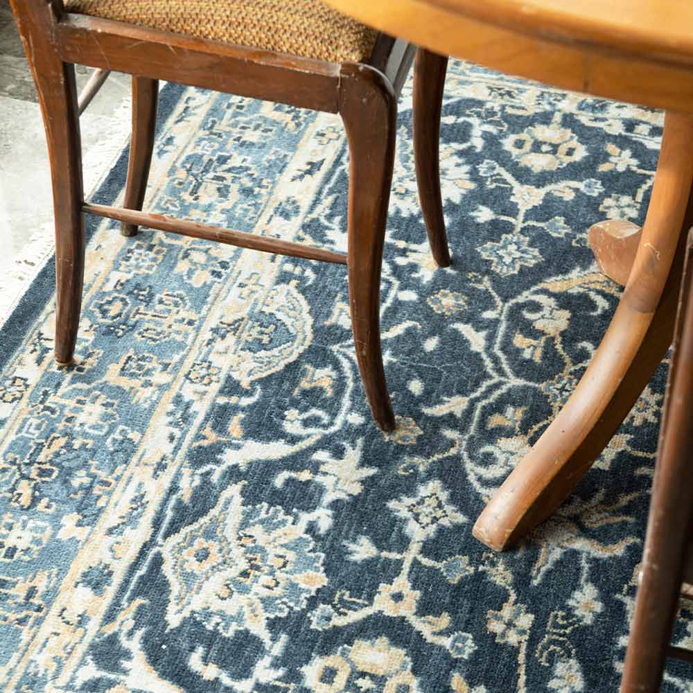 Delice Hand Knotted Woollen Rug - New Zealand Wool - Hand Knotted - Ajaypee Carpets (Detail)