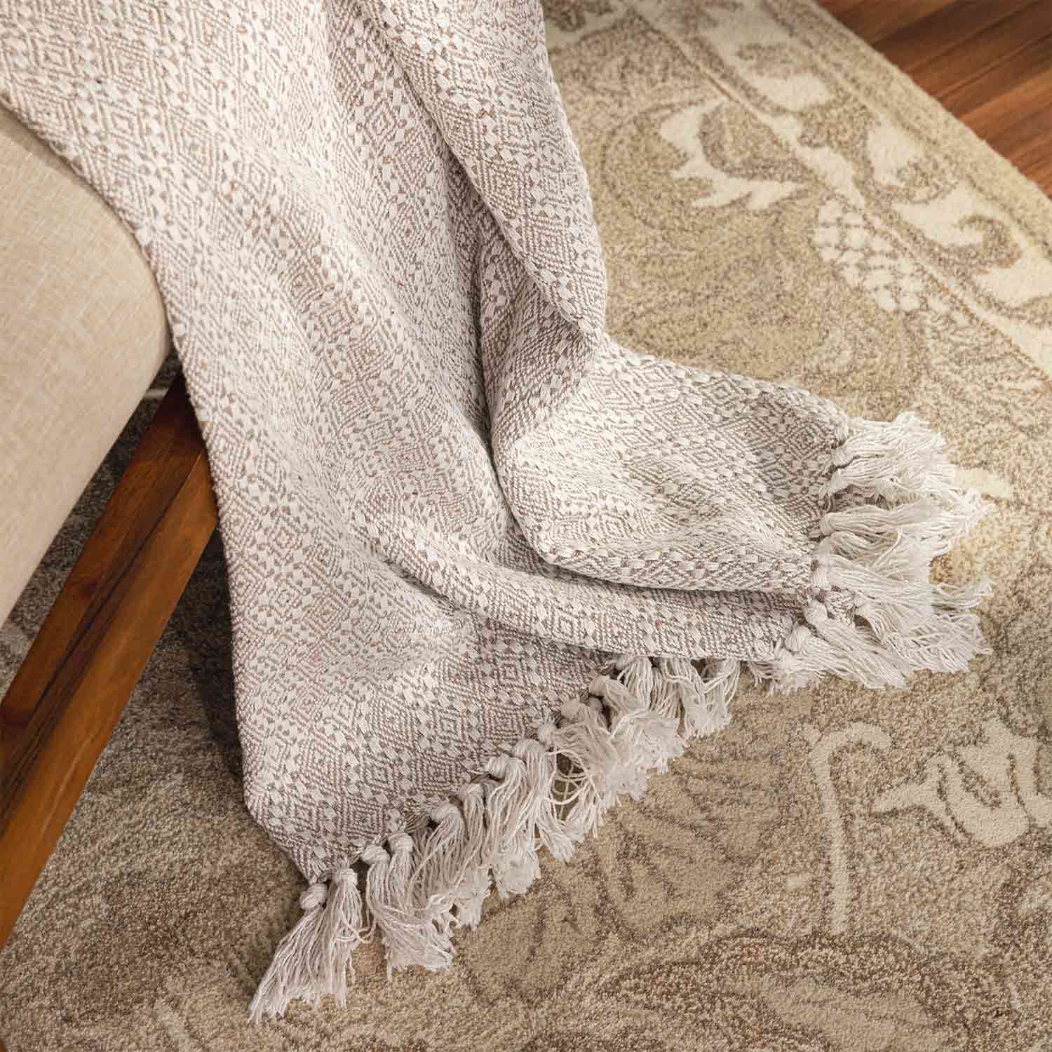 Dolly Hand Tufted Woollen Rug - New Zealand Wool - Hand Tufted - Ajaypee Carpets (Thumbnail 4)